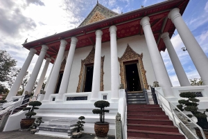 Bangkok: Nang Lerng Market Food Tour by Riverboat