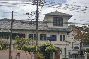 Bangkok: Nang Lerng Market Food Tour by Riverboat