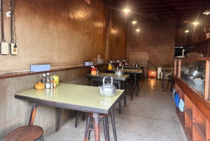 Bangkok: Nang Lerng Market Food Tour by Riverboat