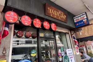 Bangkok: Nang Lerng Market Food Tour by Riverboat