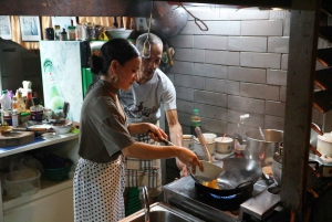 Bangkok: Nattlig sykkeltur og middag på en lokal restaurant