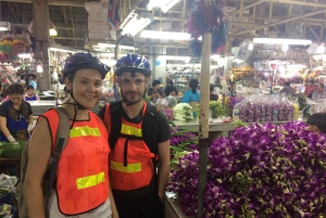 Bangkok: Nattlig sykkeltur og middag på en lokal restaurant