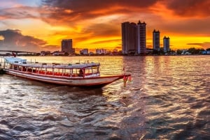 Bangkokissa: Temple & Flower Market vierailu