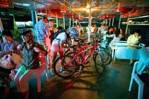 Bangkokissa: Temple & Flower Market vierailu