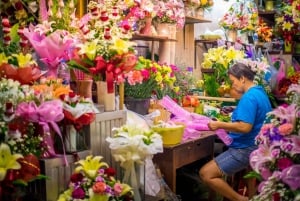 Bangkokissa: Temple & Flower Market vierailu