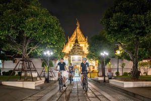 Bangkokissa: Temple & Flower Market vierailu