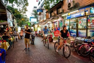 Bangkok: Excursión nocturna en bicicleta con visita al Mercado de las Flores