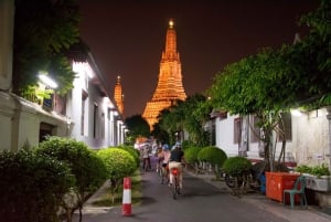 Bangkok: Passeio noturno de bicicleta com visita ao mercado de flores