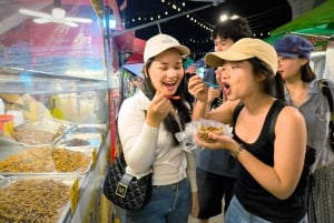 Bangkok: nocny targ – piesza wycieczka kulinarna z przewodnikiem