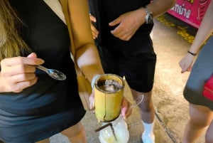 Bangkok: nocny targ – piesza wycieczka kulinarna z przewodnikiem