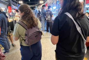 バンコク：ナイトマーケットのガイド付きウォーキンググルメツアーをご案内します