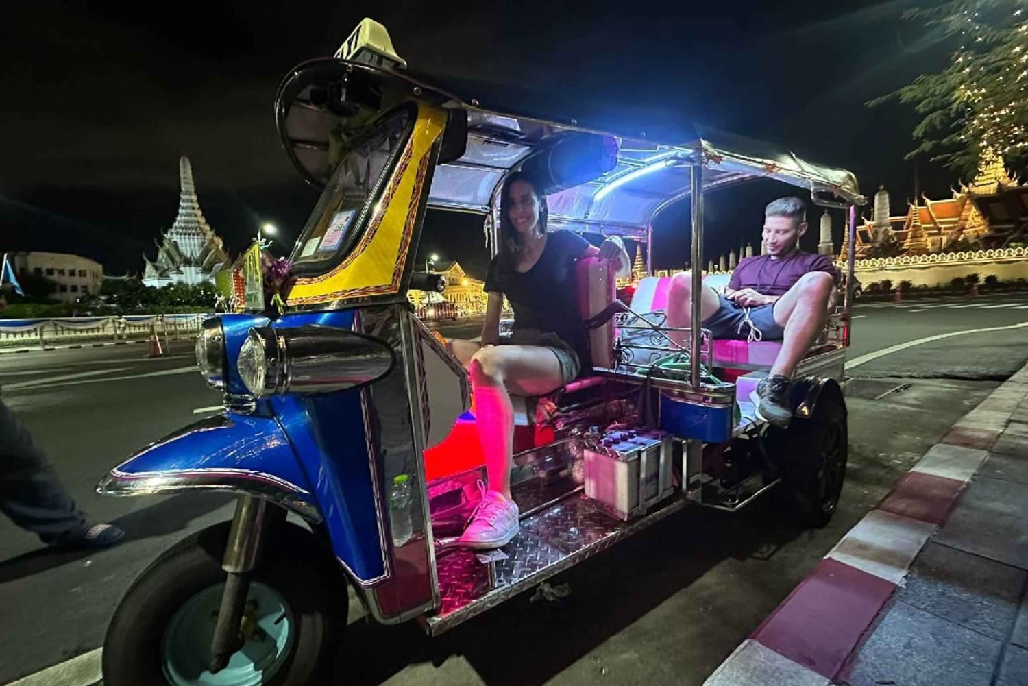 Bangkok Night Tour: Mat, tempel og tuk-tuk