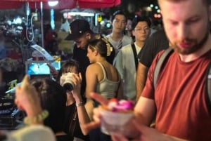 Bangkok: Old Town Food Tasting Tuk Tuk Tour at Night