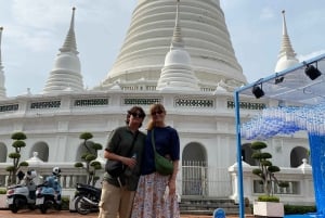 Bangkok: explore Wat Pho + tuk tuk sightseeing