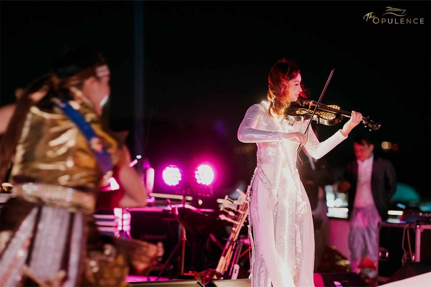 Bangkok: Opulence Luxury Dinner Cruise mit Hoteltransfer