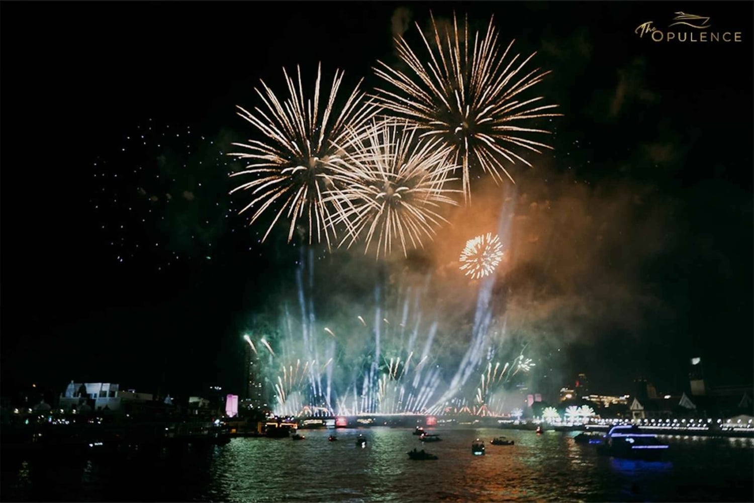 Bangkok: Opulence Luxury Dinner Cruise mit Hoteltransfer