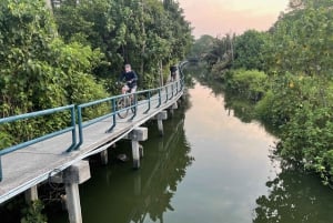 Recorrido en Bicicleta y Barco por el Paraíso de Bangkok