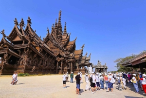 Abholung in Bangkok & Pattaya: Abendliches Heiligtum & Alcazar-Show