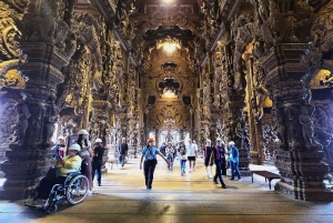 Abholung in Bangkok & Pattaya: Abendliches Heiligtum & Alcazar-Show