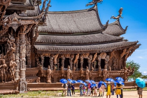 Abholung in Bangkok & Pattaya: Abendliches Heiligtum & Alcazar-Show