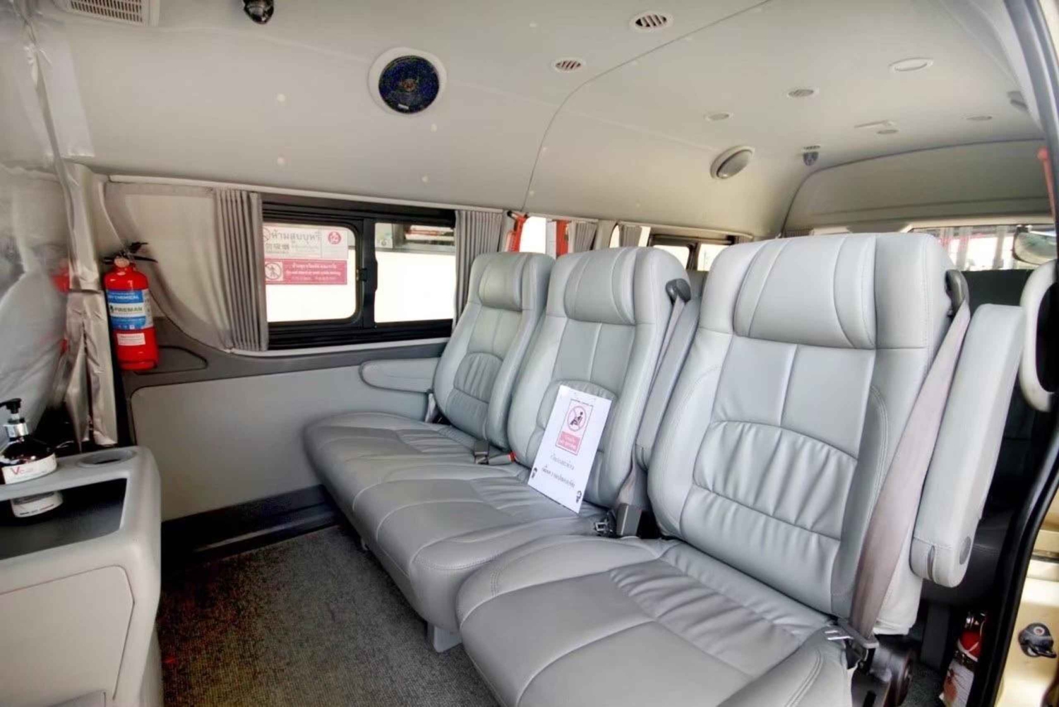 Bangkok: Yksityinen lentokenttäkuljetus minibussilla