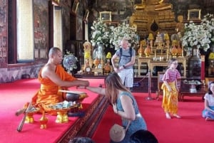Bangkok: Tour privato a piedi dei punti salienti e dei monumenti della città