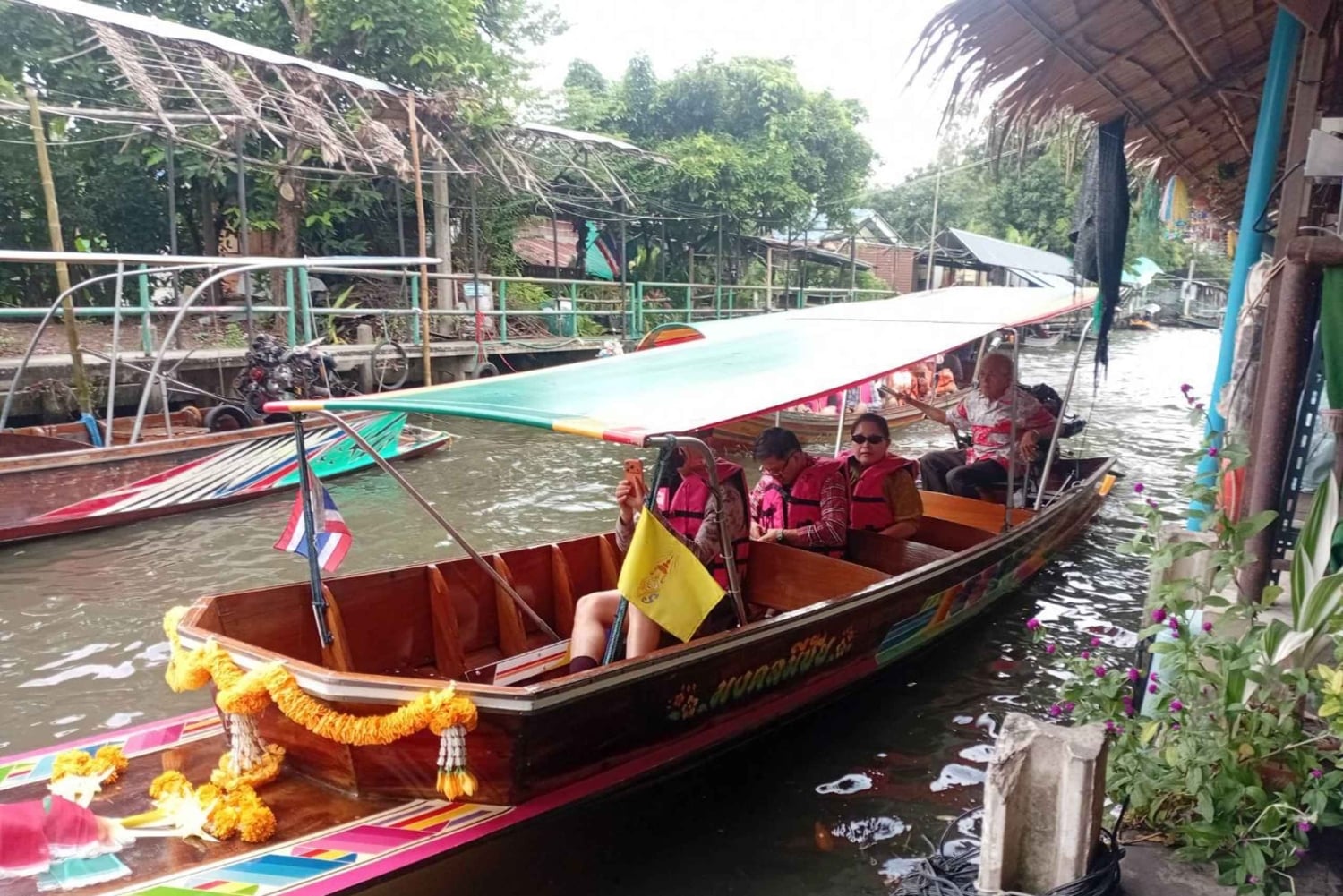 Bangkok: Privat Khlong Latmayom lokal marknad (3 alternativ)