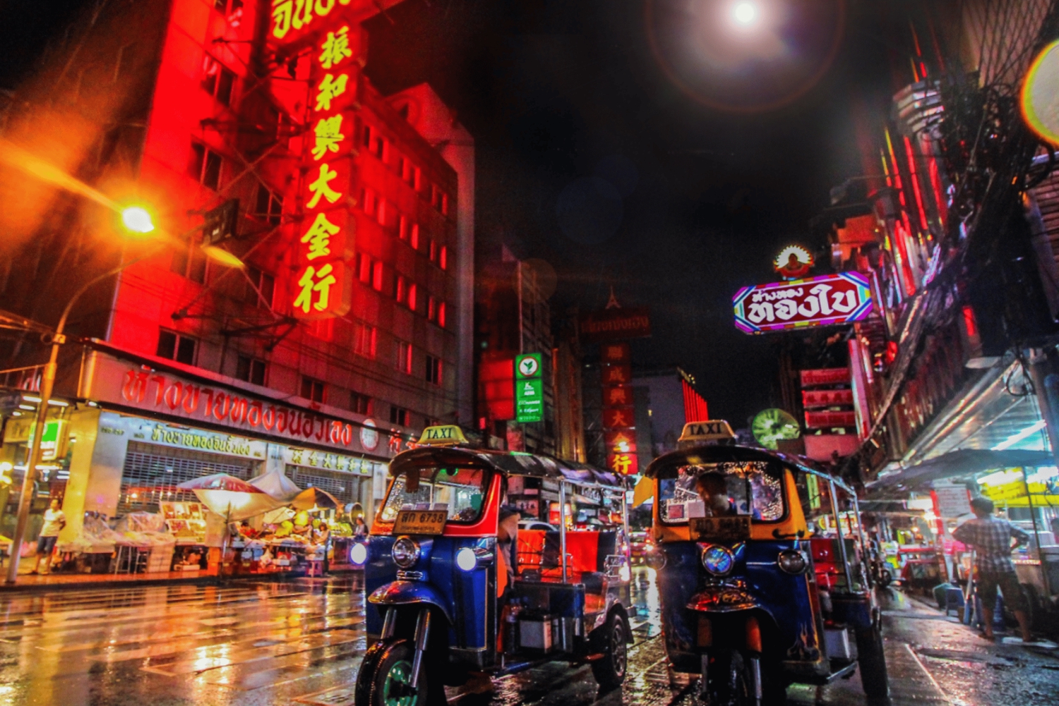 Bangkok : visite nocturne privée en tuk-tuk avec guide touristique en direct