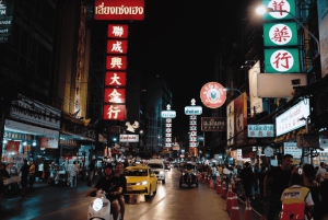 Bangkok : visite nocturne privée en tuk-tuk avec guide touristique en direct