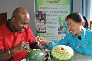Bangkok: Professional Thai Fruit and Vegetable Carving Class