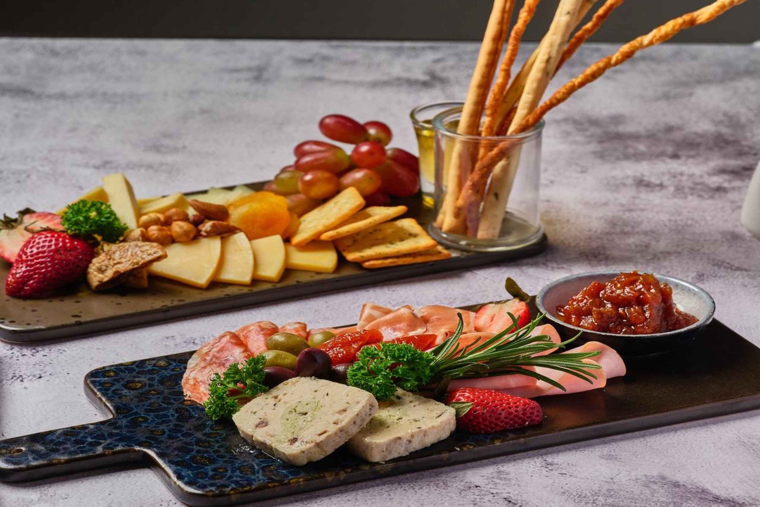 Bangkok: Public All Day Dining Grand Mercure Bangkok Atrium