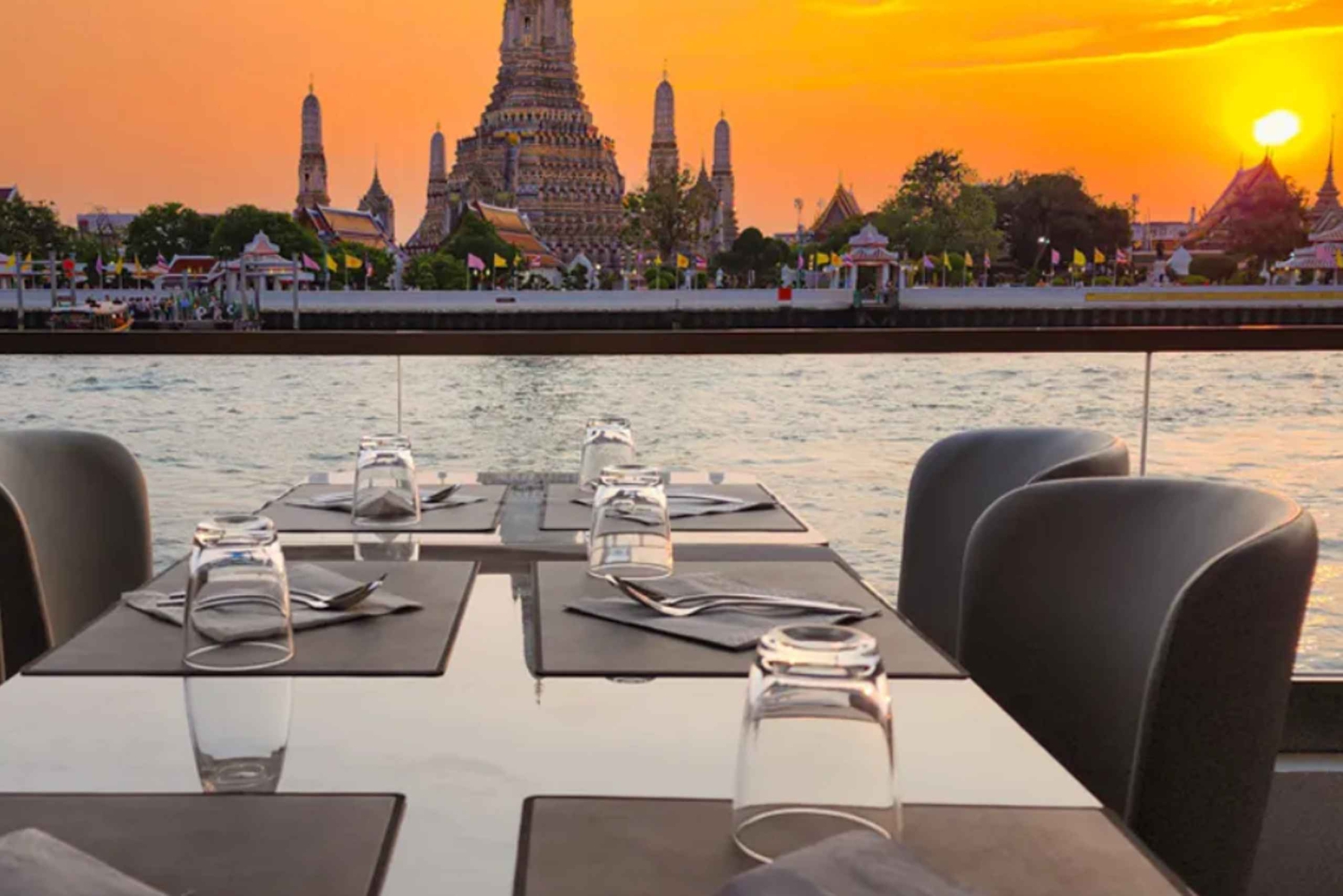 バンコク：鉄道、水上マーケット＆チャオプラヤ川クルーズツアー