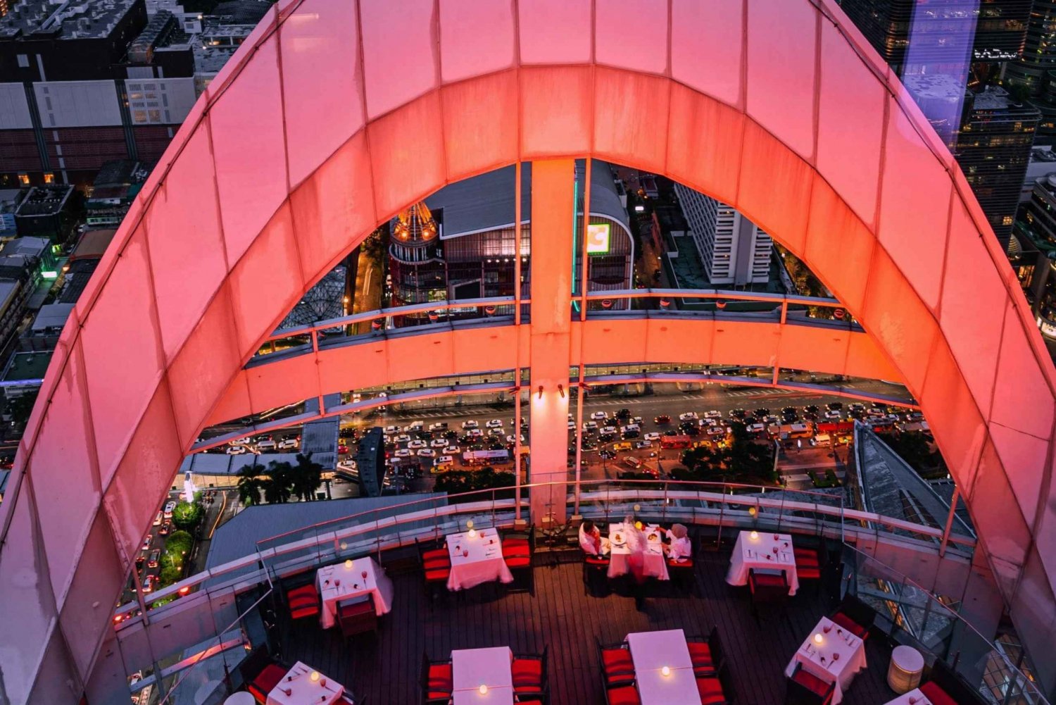 Bangkok: Red Sky Rooftop & Bar 56th Floor