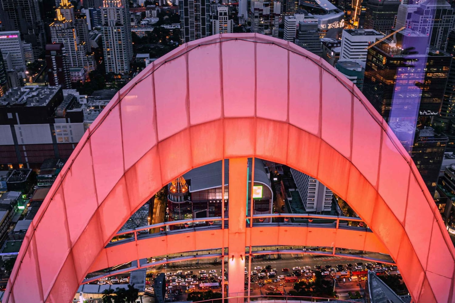 Bangkok: Red Sky Rooftop & Bar 56th Floor