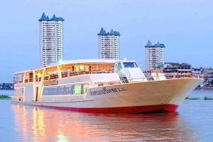Bangkok: River Dinner Cruise på Chao Phraya Princess