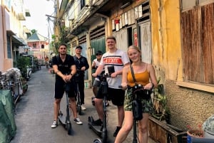 Bangkok: Riverside E-Scooter Adventure with StreetFood Snack
