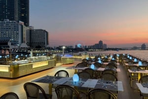 Bangkokissa: Royal Galaxy Chao Phraya -joen illallisristeily