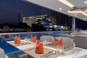 Bangkokissa: Royal Galaxy Chao Phraya -joen illallisristeily