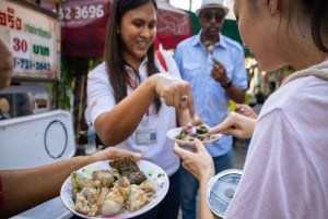 Upplev Bangkoks ikoniska Chinatown: Sevärdheter och gatukök