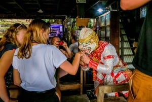 Bangkok’s Past with Local Taste Tour by Bike and Boat