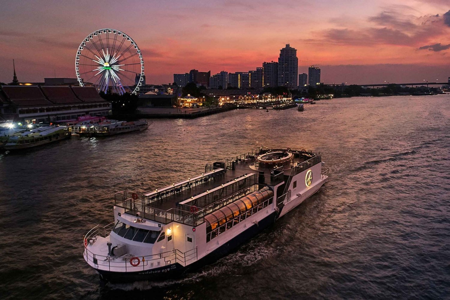 Bangkok: Crucero con cena por el río Chao Phraya azafrán