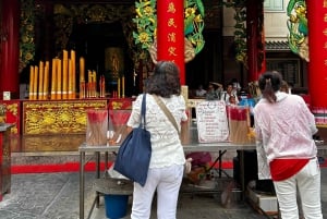 Bangkok: Sampeng Market Guided Tour biggest wholesale Market