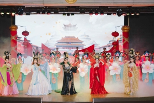 Бангкок: Билеты на шоу-кабаре 'Золотой купол' без очереди