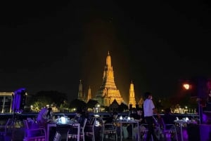 Bangkok : Dîner-croisière buffet sur le fleuve Chao Phraya