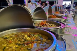 Bangkokissa: Chao Phraya joen buffet-illallisristeily