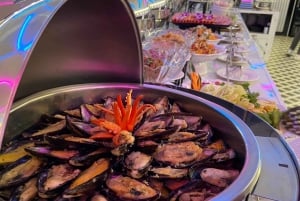 Bangkokissa: Chao Phraya joen buffet-illallisristeily