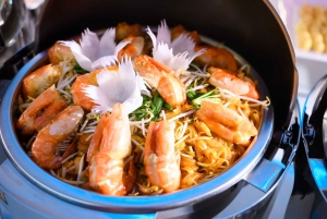 Bangkokissa: Smile Riverside Dinner Cruise