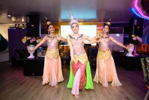 Bangkokissa: Smile Riverside Dinner Cruise