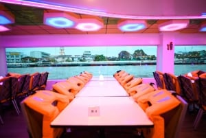 Bangkokissa: Smile Riverside Dinner Cruise