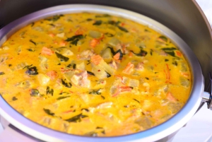 Bangkokissa: Smile Riverside Dinner Cruise